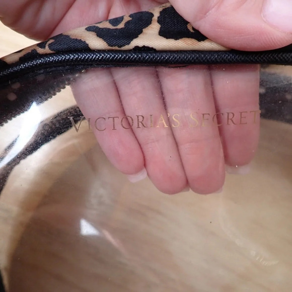 Victoria’s Secret Makeup Bag Set Leopard and Gold - Picture 7 of 11